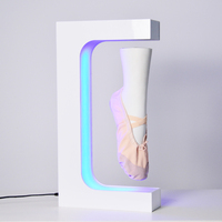 Présentoir de chaussures magnétique flottant en forme de E 2026 pour pieds, personnalisation, éclairage coloré, rotation magnétique, lévitation pour baskets