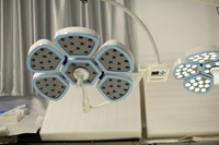 Hochwertige LICHTSERICHTSERICHTSERICHTSWERK Werksgroßhandel Betriebenes Sensorlicht Led Chirurgielampe batterie optional