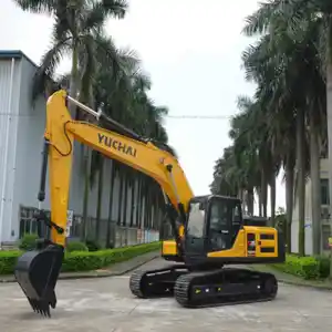 Hyundai Yuchai YC205 Compact Crawler Excavator Mini Garden Digger with Small Trench Bucket for Gardens and Estates