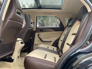 Voiture d'occasion 2019~2023 en stock FAW Bestune T77 Essence Essence Voiture SUV compacte bon marché Prix Meilleur SUV pour le prix Bestune T77 - Product Image 6