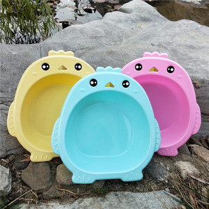 Bassines en plastique créatives en forme de poussin pour bébés, épaissies, pour les pieds des enfants, couleurs assorties, 130g, origine Linyi - Product Image 1