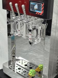 Máquina de helado suave de 3 sabores para pequeña panadería, máquina comercial de yogur helado, máquina automática de helado Oceanpower - Product Image 3