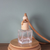 Diffuseur de Parfum Suspendu pour Voiture 10 ml, Flacon en Verre Transparent avec Couvercle en Bois, Désodorisant Voiture