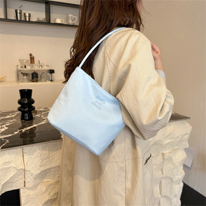 Bolso Tipo Cubo para Mujer Much And Ebong, Bolso Pequeño de Nylon para Llevar Bajo el Brazo, para Uso Diario, Primavera 2024 - Product Image 4