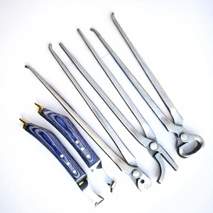 Juego de Herramientas Premium para el Cuidado de Pezuñas Equinas con Cortaúñas, Cortador de Clavos, Extractor de Zapatas, Pulidor y Martillo de Herrador Profesional - Product Image 1