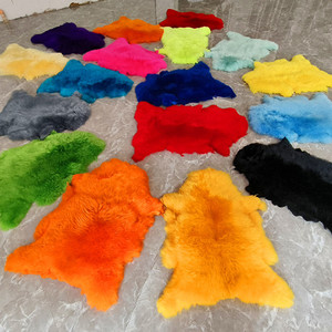 Pelliccia <span class=keywords><strong>di</strong></span> <span class=keywords><strong>Agnello</strong></span> <span class=keywords><strong>di</strong></span> Alta Qualità Soffice e Tinta per Tappeto da Interno e Divano del Soggiorno, Vera Pelle <span class=keywords><strong>di</strong></span> Pecora Naturale - Product Image 2