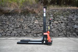 HELI <strong>Electric</strong> Self Load Stacker 1Ton <strong>1.3Ton</strong> Capacity 1.3M1.6M Lifter Height Pallet Stacker Lithium <strong>Forklift</strong> Self Lifting Stacker - Product Image 4