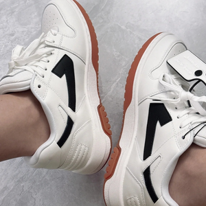 Zapatos de Diseñador de Lujo en Tendencia 2026, Zapatillas Blancas con Logo de Flecha, Decoración con Cordones y Costuras, Zapatos Casuales para Correr - Product Image 2