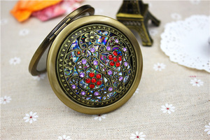 Bronze Color Flower Diamond Metal Portable Pocket Mirror Mini Two-sides Folding <b>Makeup</b> Mirror Vintage Butterfly Cosmetic Mirrors - Product Image 6