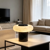 Lampe de table avec base en marbre noir, abat-jour blanc en forme de donut, capuchon supérieur noir, verre givré, intensité variable, CRI 90 élevé, pour chambre à coucher, hôtel, salon