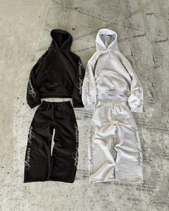Conjunto Deportivo de Otoño Personalizado, Transpirable, de Dos Piezas, con Sudadera con Estampado Serigrafiado y Pantalones Holgados - Product Image 1