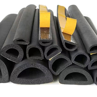 Services de traitement de moulage et de coupe personnalisés pour les produits en caoutchouc de bande de caoutchouc EPDM creux semi-circulaires auto-adhésifs