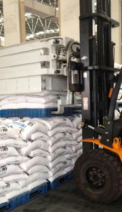 Nouvelle pince à pousser pour <span class=keywords><strong>chariot</strong></span> élévateur en acier inoxydable de haute qualité 2024, inverseur 360 °   Rotation stable pour chariots élévateurs de 3 à 8 tonnes - Product Image 6