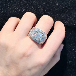 Anello da Uomo con Zirconi Scintillanti, Gioiello di Lusso per Dito, Accessorio Moda - Product Image 2