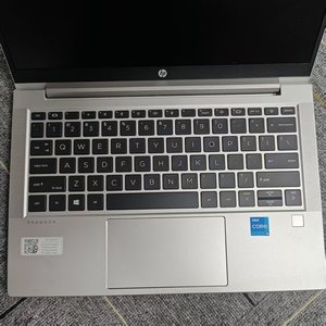 แล็ปท็อปธุรกิจ ProBook 430G8 รุ่นปรับปรุงใหม่ ใช้ Intel I5 รุ่นที่ 11 แรม 8GB SSD 256GB หน้าจอสัมผัส 13.3 นิ้ว คีย์บอร์ดภาษาอังกฤษ - Product Image 2