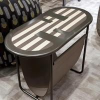 Table d'appoint ovale moderne personnalisée avec porte-revues en cuir pleine fleur, table d'appoint en acier inoxydable pour salon de luxe
