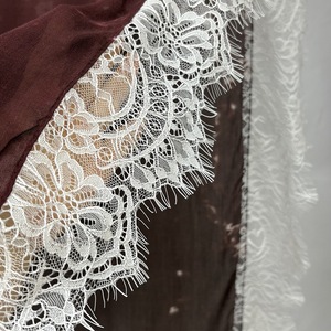 Nuovo Arrivo Seresa <span class=keywords><strong>Sciarpa</strong></span> Musulmana Morbida e Traspirante Premium Leggera <span class=keywords><strong>Elegante</strong></span> con Pois Stampa Pizzo Modal Hijab Quattro Pezzi - Product Image 4