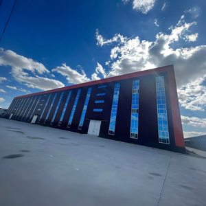 Edificio per Uffici in Struttura d'Acciaio Prefabbricata Design Moderno per Spazi Commerciali - Product Image 1