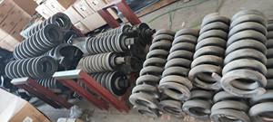 Dispositif de tension de chenille pour excavateur PC60, PC200, PC100, PC50, PC40, mécanisme de tension de ressort de recul de chenille avec fourche - Product Image 2