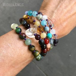 MN31873 Collar Mala <span class=keywords><strong>de</strong></span> 7 Chakras, Joyería <span class=keywords><strong>de</strong></span> Piedra <span class=keywords><strong>de</strong></span> Cuarzo <span class=keywords><strong>de</strong></span> Cristal Curativo para Yoga, Oración, 108 Cuentas Mala Hechas a Mano - Product Image 5
