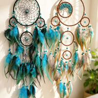Attrape-rêves mural en macramé fait main avec plumes multi-cercles gravées et éclats de cristal naturels, style bohème, vente en gros, fabriqué en Chine