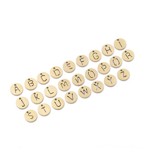 Pendentif original en acier inoxydable anti-ternissement, 26 lettres anglaises, à trou unique, pour <span class=keywords><strong>nom</strong></span> <span class=keywords><strong>de</strong></span> <span class=keywords><strong>famille</strong></span> ou Pinyin, pour accessoires <span class=keywords><strong>de</strong></span> bijouterie - Product Image 2