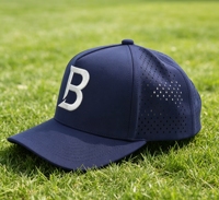 Casquette de sport en velours perforée au laser, séchage rapide, broderie 3D en relief lettre B, respirante, imperméable, avec trous découpés au laser et visière incurvée
