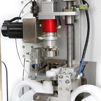 Machine de capsulage et de fermeture automatique, pour capsulage de bouteilles en plastique, avec type de suivi, vis, trieuse de couvercles en plastique