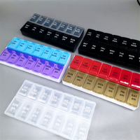Boîte à pilules hebdomadaire avec marquage Braille, couvercle, tailles petite/grande, 14 compartiments, deux rangées