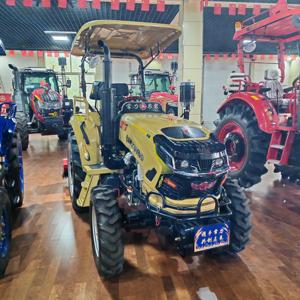 Mini tracteur <span class=keywords><strong>4</strong></span> roues motrices 20HP-220HP diesel, tracteur agricole compact avec accessoire de motoculteur rotatif, utilisation pour petites exploitations agricoles - Product Image 3