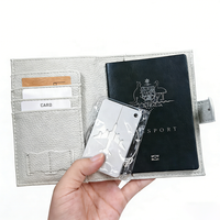 Set de Etiqueta de Equipaje y Porta Pasaportes de Cuero PU Vintage con Cierre de Botón, Caja de Embalaje para Regalo de Padrino de Boda o Dama de Honor, Personalizado para Viajes