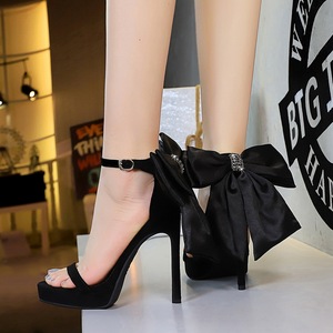 Sandali con Tacco a Spillo e Plateau in Camoscio Nero con Cinturino alla Caviglia e Grande Fiocco, Sexy Scarpe da Sera per Donna - Product Image 3