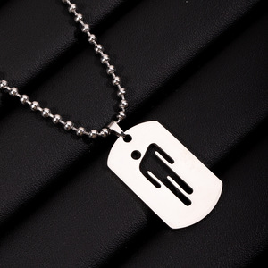 Q2 in acciaio inox cartone animato figura titanio Billie <span class=keywords><strong>Eilish</strong></span> testa storta piccolo uomo ciondolo collana per gli uomini delle donne - Product Image 4