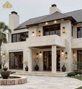 Villa néoclassique moderne avec façade en marbre beige naturel, deux portiques surélevés et cour intérieure - Product Image 1