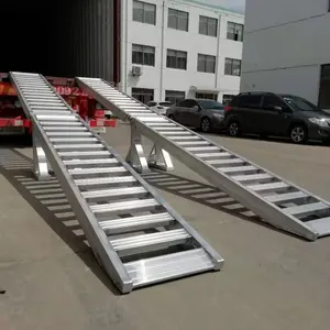 แบบพกพา LOADING RAMPS ใช้สำหรับขนถ่ายเครื่องรถบรรทุก