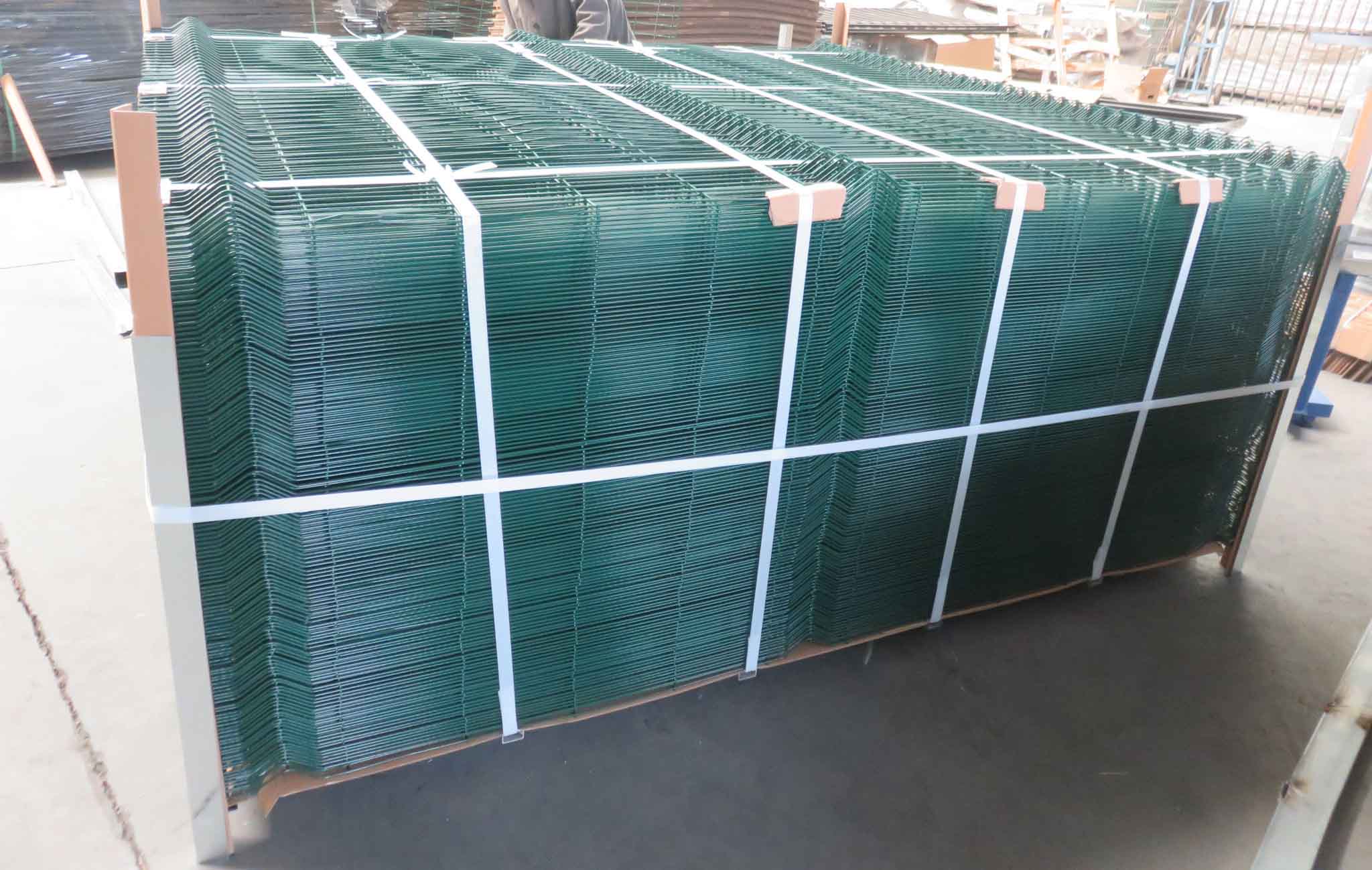 Powder Coated 1.5m 3d Curved Wire Mesh Fence Galvanized Steel