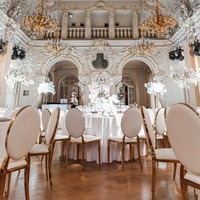 Chaise de banquet de mariage moderne, luxueuse, durable, empilable, à dossier rond, en métal blanc, pour événements en plein air, hôtels, cuisines et villas
