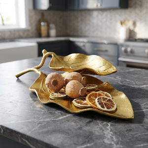 Plateau décoratif en métal en forme de feuille d'or de luxe, plateau de service en aluminium poli pour mariage, fête, table à manger, décoration de la maison - Product Image 1