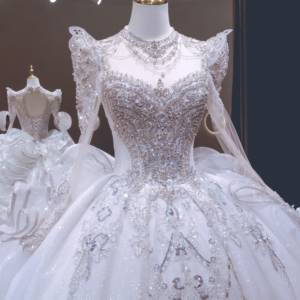 2026 Nuovo Abito da Sposa di Lusso con Diamanti Senza Schienale per Ragazze, Stile Chiesa, Principessa Reale, Gonna con Pizzo Pesante, Scollo a Cuore - Product Image 4