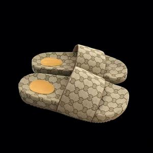 Chaussures de créateur de haute qualité pour femmes, sandales plates de luxe, chaussures décontractées pour hommes, pantoufles de créateur tendance et chaussures de plage - Product Image 1