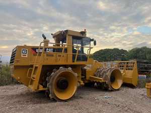 รถบดอัดดินมือสอง CAT 826H เครื่องจักรสำหรับงานฝังกลบดินแท้ รถบดอัดดิน CAT 826H มือสอง แข็งแรง ทนทาน รถบดอัดดิน Caterpillar 826H - Product Image 3