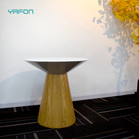 Mobilier de bureau moderne pour salon Dessus de vernis de cuisson blanc avec base en bois Table basse ronde