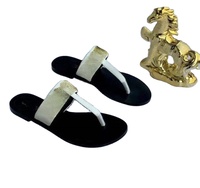 Tongs de créateur pour femmes Sandales d'été Sandales décoratives Slip-on Slides Fashion Women Sandals Summer Wholesale Flat Shoes