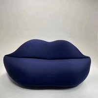 Canapé pivotant en tissu de luxe italien à trois places, forme lèvres rouges créatives, avec support pivotant amovible pour salon, hôtel, club
