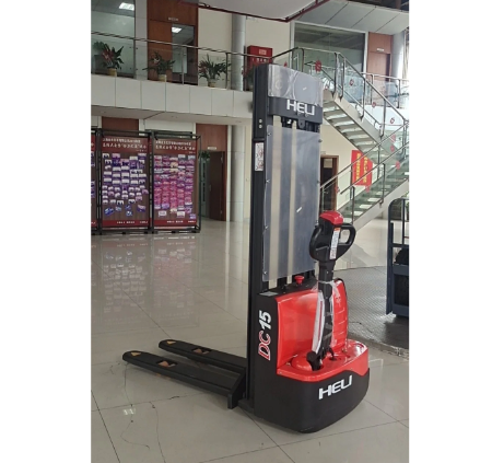 High-Performance Forklifts HE-262