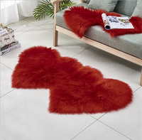 Tapis en peluche de luxe tapis lavable en forme de coeur tapis de chambre à coucher
