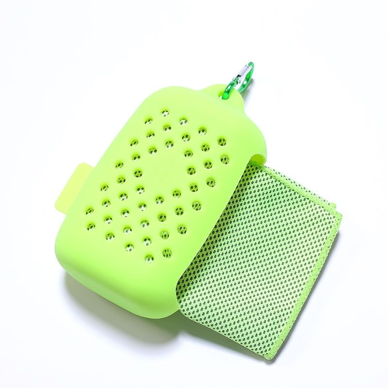 สีเขียวอ่อน