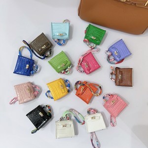 Mini <span class=keywords><strong>Kelly</strong></span> Bag Charm con Patrón de Cocodrilo, de Cuero Sintético PU, Hecho a Mano, Adorable Colgante de Bolso en Miniatura, Llavero de Coche de Alta Gama - Product Image 1