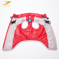 Gilet matelassé pour chien personnalisé, coloris rouge et gris, avec harnais intégré, design D-ring, fermeture éclair frontale, chaud et matelassé, sans manches