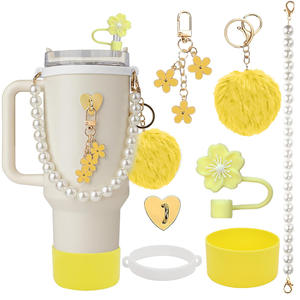 40Oz Tumbler Cup Decoratieve Accessoires Set Parel Strings Handvat Stro Deksel Cover Bloem Charme Harige Bal Sleutelhanger - Product Image 5